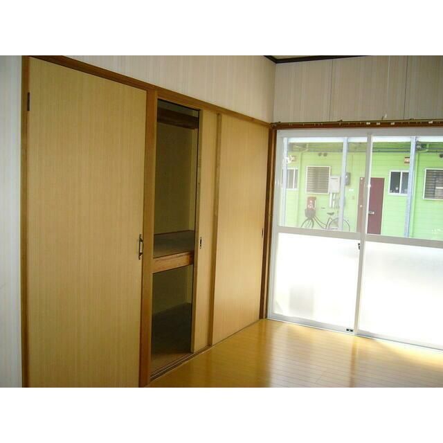 1K Apartment for Rent in Yamaguchi City with Free Internet & Parking - Thumbnail 2