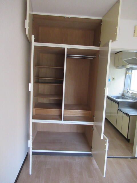 1DK Apartment for Rent near Toyama University, Gofuku, Toyama - Thumbnail 3