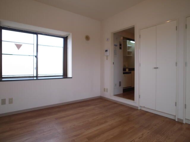 Studio Apartment for Sale in Fussa, Tokyo - 18 sqm, 1991 Build - Thumbnail 4