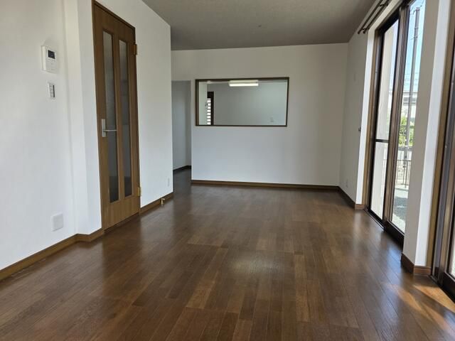 Renovated 3LDK Steel House in Shinshiro, Aichi with 3 Parking - Thumbnail 4