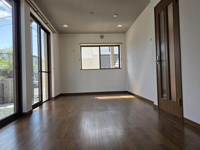 Renovated 3LDK Steel House in Shinshiro, Aichi with 3 Parking - Thumbnail 3