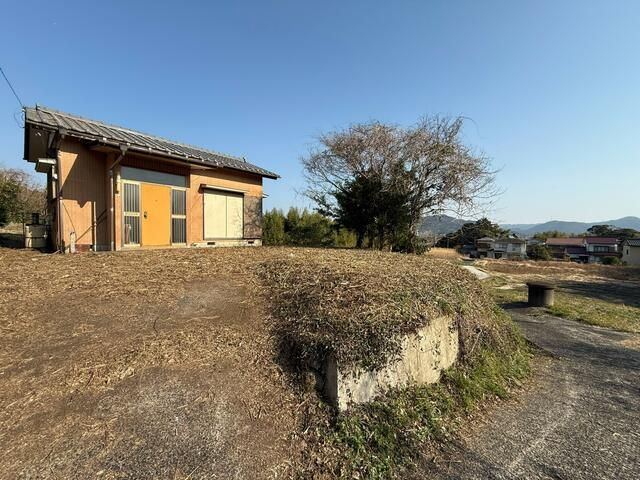 55-Tsubo Forest Land with Compact 1K House in Kamogawa, Chiba - Thumbnail 2