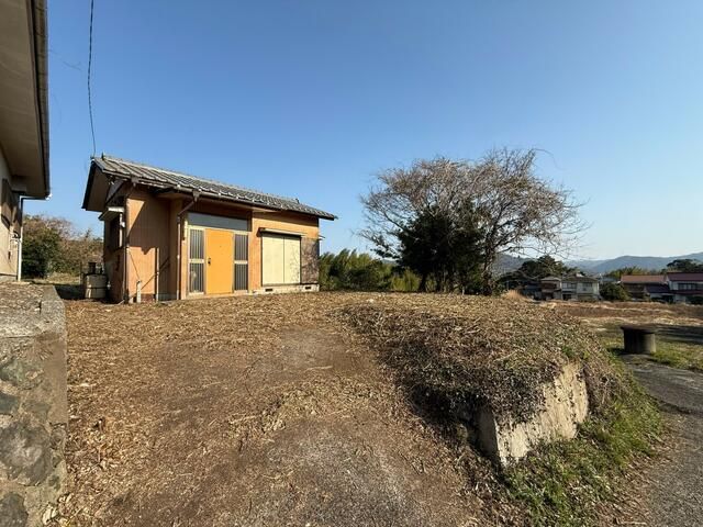 55-Tsubo Forest Land with Compact 1K House in Kamogawa, Chiba - Thumbnail 4