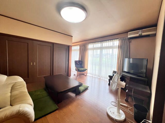 7LDK House for Sale in Okazaki with Garage and Small House - Thumbnail 4