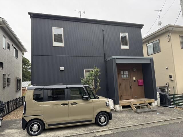 Designer 3LDK House with Wood Deck in Yugawara, Kanagawa - Thumbnail 2