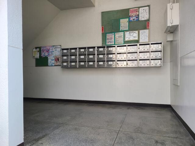 2K Apartment for Sale in Suginami, Tokyo - Nishi-Ogikubo Station - Thumbnail 4