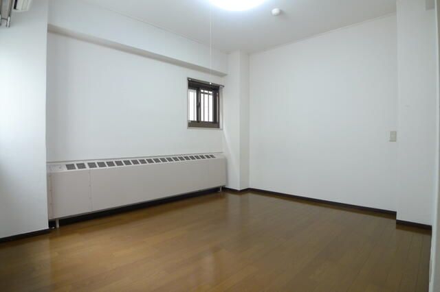 Studio Apartment for Sale in Shinjuku, Tokyo - Investment Property - Thumbnail 3