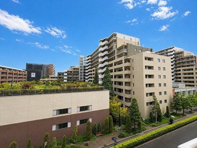 Renovated 2LDK Apartment for Sale in Suginami, Tokyo - Thumbnail 2