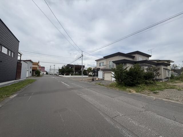 3LDK Detached House for Renovation in Asahikawa, Hokkaido - Thumbnail 3
