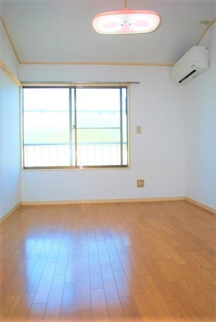 1K Apartment for Rent in Katsuura, Chiba - 20,000 Yen - Thumbnail 3