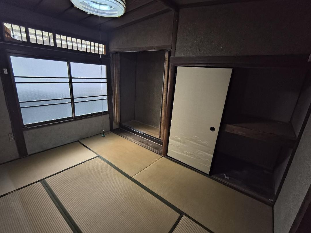 1963 Terrace House for Sale in Sanda City, Osaka - Thumbnail 2
