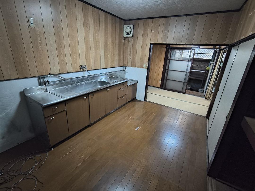 1963 Terrace House for Sale in Sanda City, Osaka - Thumbnail 3