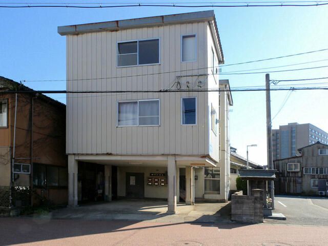 Affordable 1R Apartment for Rent in Kanazawa, Ishikawa - Thumbnail 2