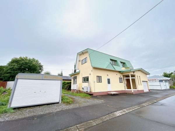 Renovated 5SLDK House on 609 sqm Lot in Taiki-cho, Hokkaido - Thumbnail 2