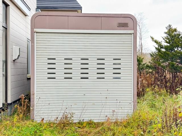 3LDK House for Sale in Ebetsu, Hokkaido - Corner Lot, 2 Parking - Image 1