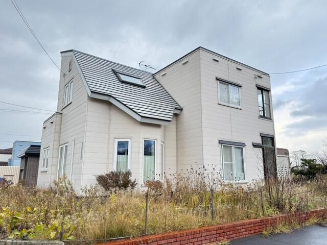 3LDK House for Sale in Ebetsu, Hokkaido - Corner Lot, 2 Parking - Thumbnail 2