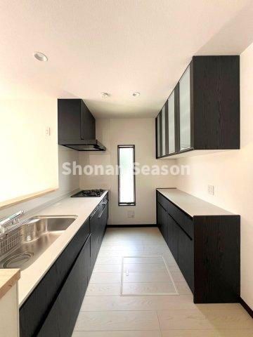 Modern 4SLDK House in Hadano, Kanagawa | 2023 Build, 43.25 Tsubo - Image 1