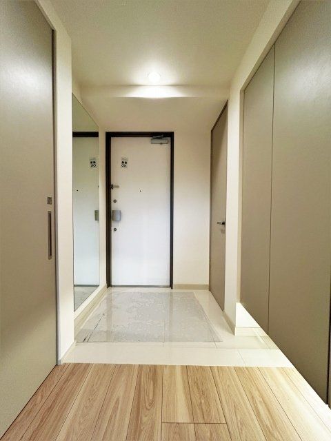 Renovated 2LDK Apartment in Ueno Ikenohata, Taito-ku, Tokyo - Thumbnail 3