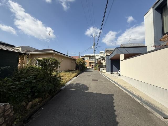 1997 Mita Homes Single-Story House in Toyonaka, Osaka - Thumbnail 2