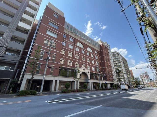 Renovated 2LDK Apartment in Bunkyo Near Todai-mae Station - Thumbnail 3