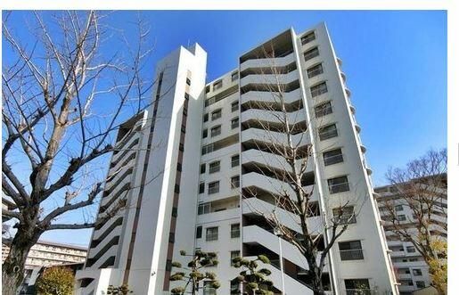 Renovated 3LDK Apartment near Minami-Ibaraki Station, Osaka - Thumbnail 2