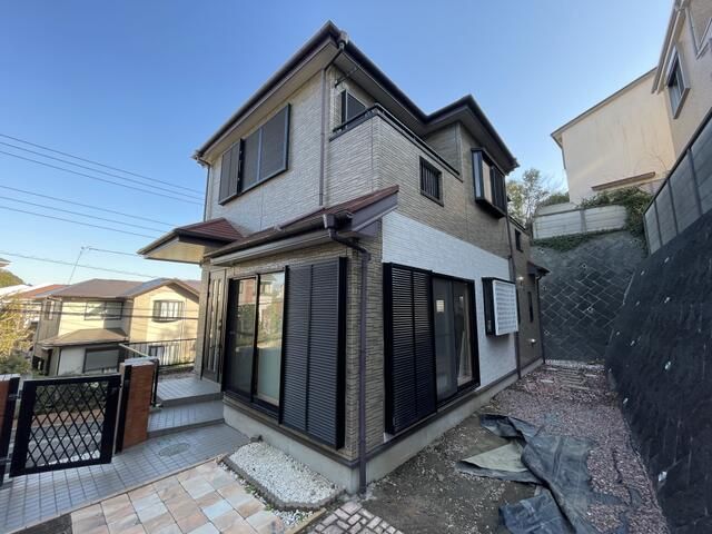 Renovated 3LDK House with Garden in Yokosuka, Kanagawa - Thumbnail 2
