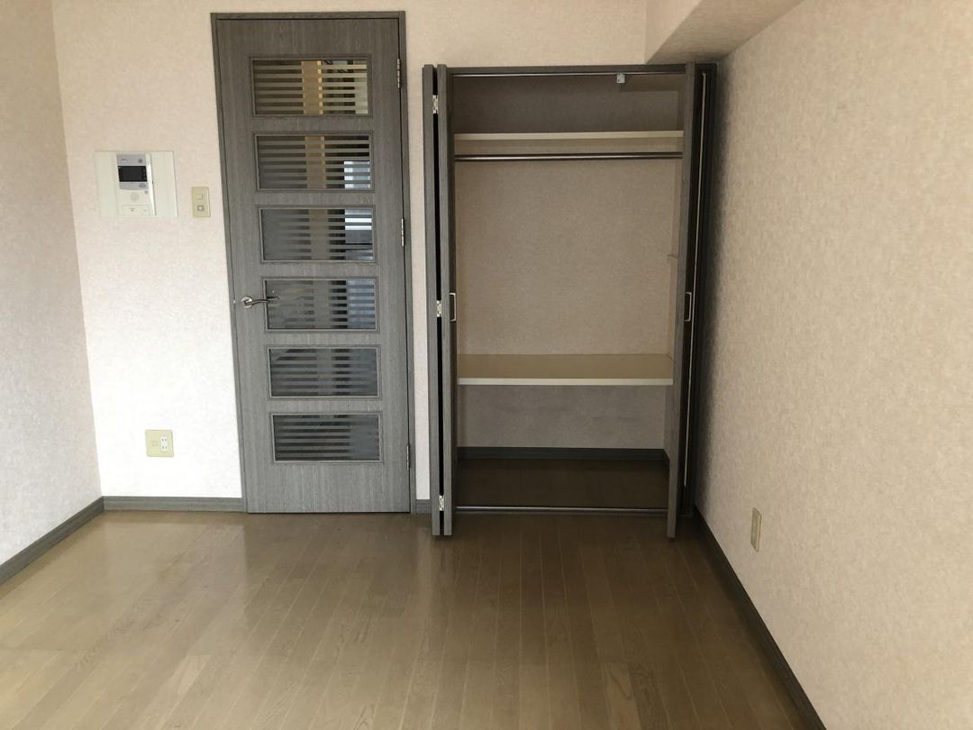 1K Apartment for Sale in Saga City, South-Facing Corner Unit - Thumbnail 4