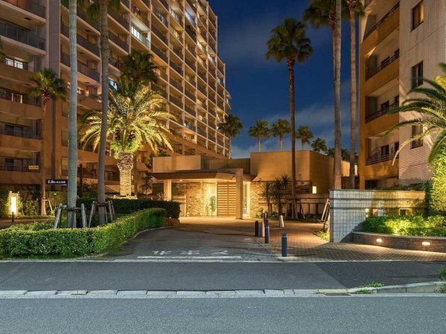 4LDK Apartment for Sale in Urayasu, Chiba - 112.81 sqm - Thumbnail 2