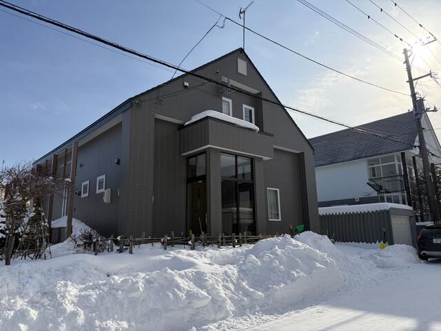 4LDK Custom Home in Kitahiroshima, Hokkaido with Recent Renovations - Thumbnail 2