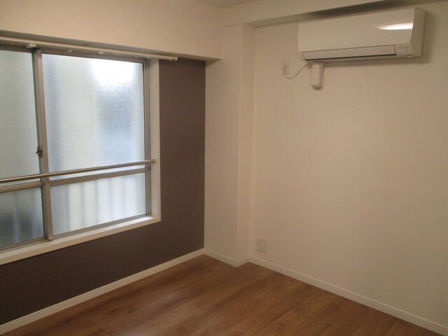 2LDK Apartment for Sale Near Ogikubo Station, Suginami - Thumbnail 4