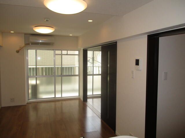 2LDK Apartment for Sale Near Ogikubo Station, Suginami - Thumbnail 3