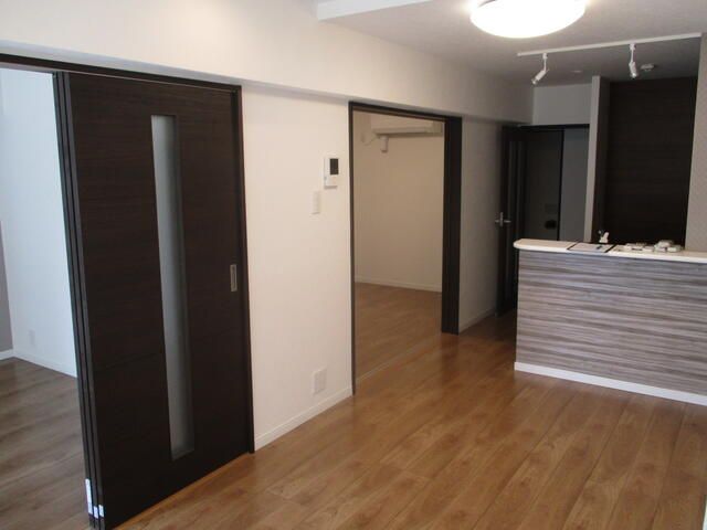 2LDK Apartment for Sale Near Ogikubo Station, Suginami - Thumbnail 2