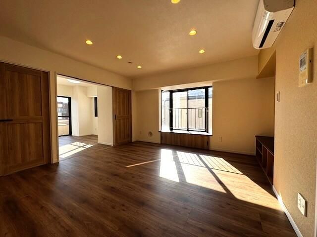 Renovated 3LDK Apartment for Sale in Chofu, Tokyo - Thumbnail 4