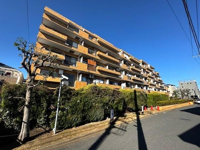 Renovated 3LDK Apartment for Sale in Chofu, Tokyo - Thumbnail 2