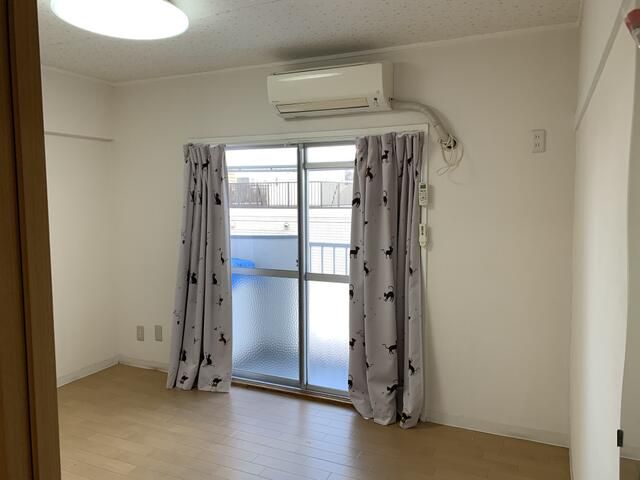Renovated 2DK Apartment for Sale in Bunkyo, Tokyo - Thumbnail 2