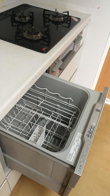 Renovated 2DK Apartment for Sale in Bunkyo, Tokyo - Thumbnail 3
