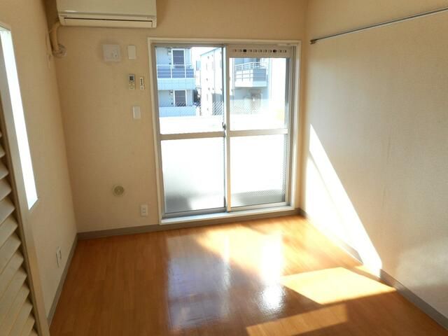 Studio Apartment for Sale Near Kuki Station, Saitama - Thumbnail 4