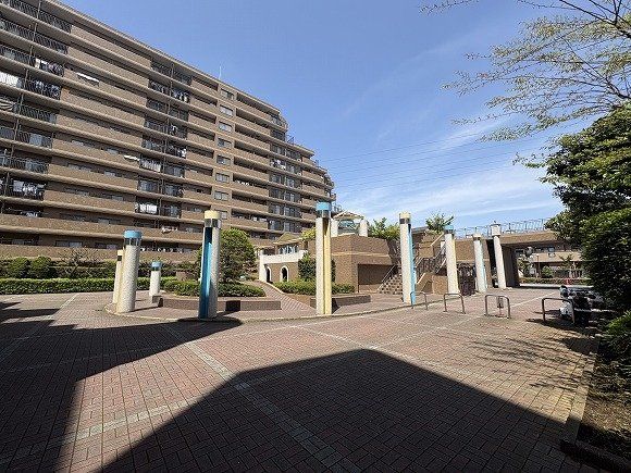 3LDK Apartment for Sale in Chiba City, Chiba Prefecture - Thumbnail 2