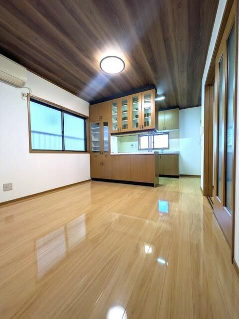 Refurbished 4SLDK Detached House for Sale in Nagoya Minami Ward - Thumbnail 3