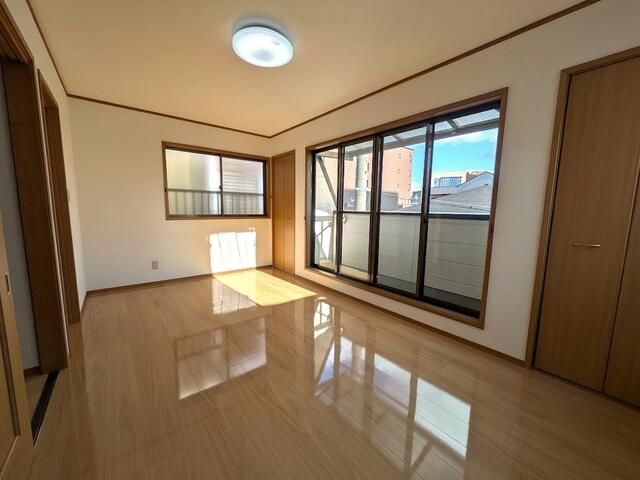 Refurbished 4SLDK Detached House for Sale in Nagoya Minami Ward - Thumbnail 2