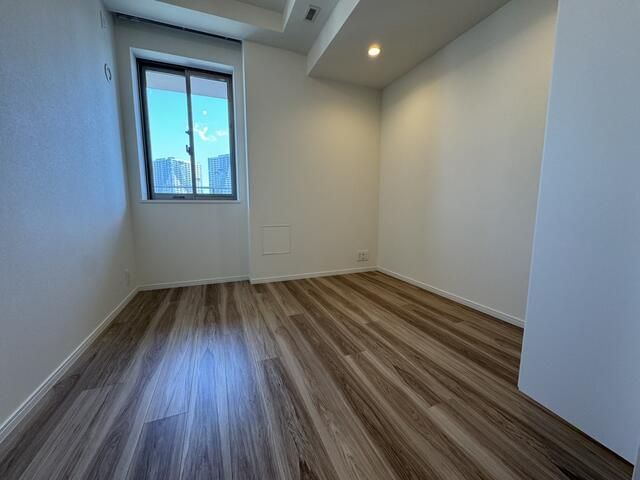 New 2LDK Apartment in Harumi Flag Sunville Tower, Tokyo - Thumbnail 4