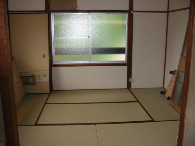 2K Apartment for Rent in Sakai, Osaka - 35,000 JPY - Thumbnail 2