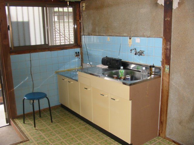 2K Apartment for Rent in Sakai, Osaka - 35,000 JPY - Thumbnail 3