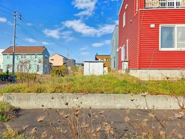 2LDK Corner Lot House for Sale in Ebetsu, Hokkaido - Thumbnail 2