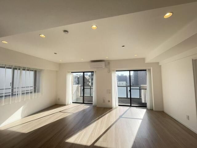 Renovated 3LDK Apartment with Skytree View in Arakawa, Tokyo - Thumbnail 3