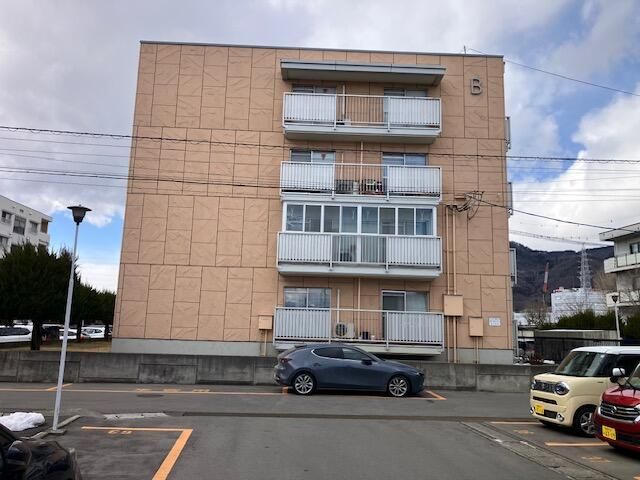 3LDK Apartment for Sale in Nagano City with Guest Parking - Thumbnail 3