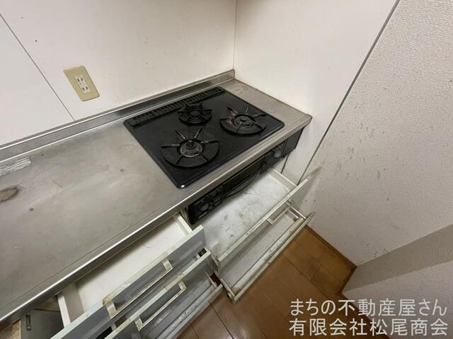 2LDK Apartment for Sale in Himeji's President Aoyama Condo - Thumbnail 4