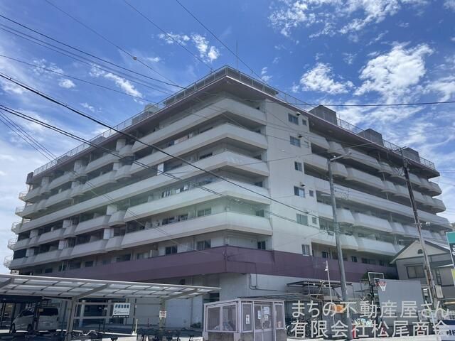 2LDK Apartment for Sale in Himeji's President Aoyama Condo - Image 1