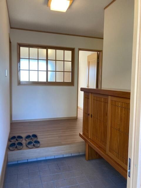 Renovated 5LDK House for Sale in Komaki, Aichi with Large Garden - Thumbnail 3
