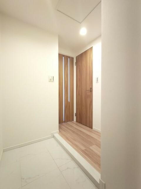 Renovated 1LDK Apartment for Sale in Shibuya, Tokyo - Thumbnail 2